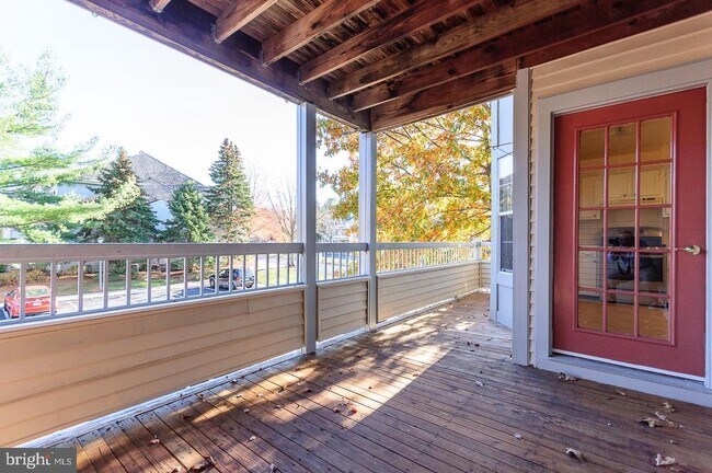 Building Photo - 115 Cascade Ct