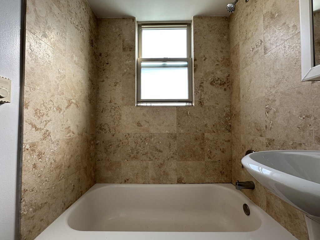 Building Photo - 7626.5 N Milwaukee Ave