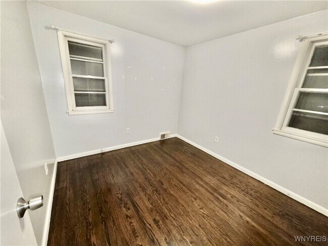 Building Photo - 35 Park Ave