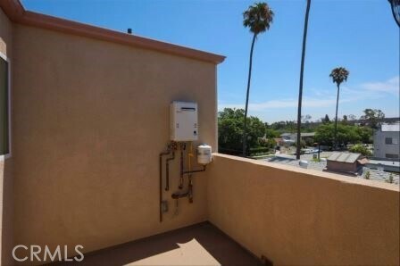 Building Photo - 2585 S Sepulveda Blvd
