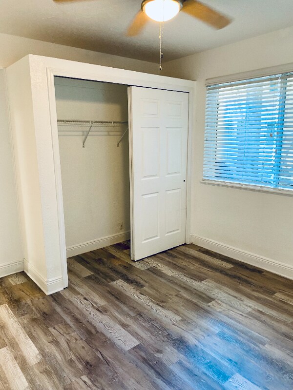 Building Photo - 7 Oak St