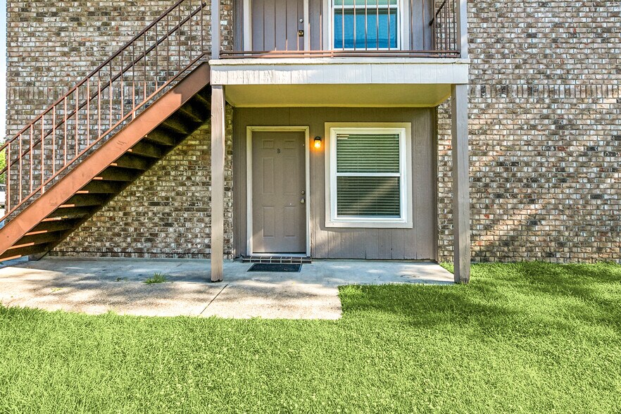 Building Photo - 813 Hammond Manor Dr