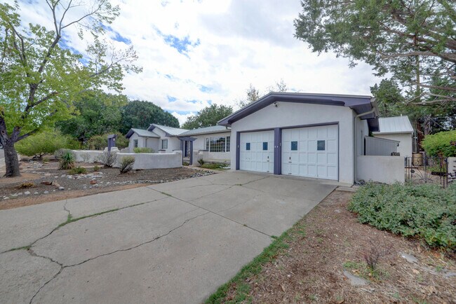 Building Photo - 3334 Linda Vista Ave SE