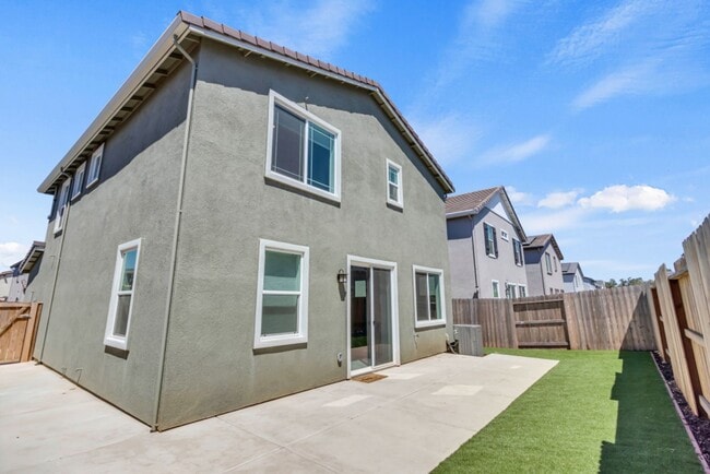 Building Photo - 7657 Bracer Wy