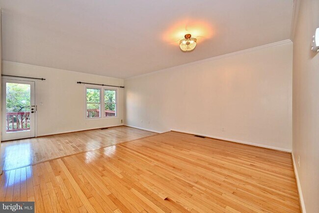 Building Photo - 1561 Templeton Pl