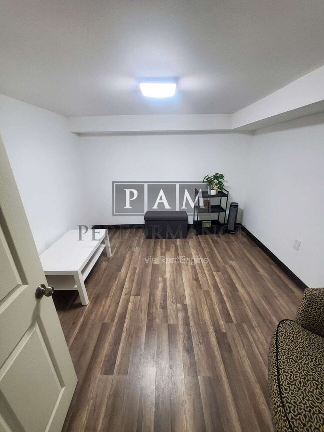 Building Photo - 2829 S Howell Ave