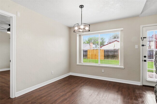 Building Photo - 2606 Northern Dr