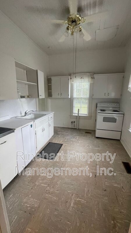 Building Photo - 140 Ebenezer Ave