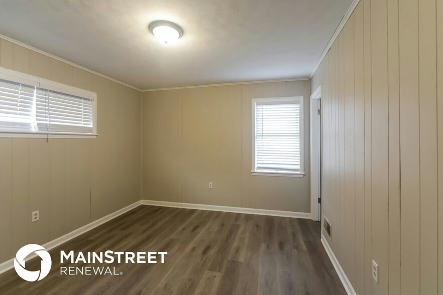 Building Photo - 2812 Lake Park Rd