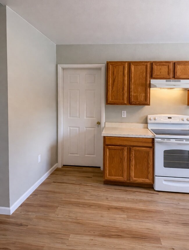 Building Photo - 506 Waukesha Ave