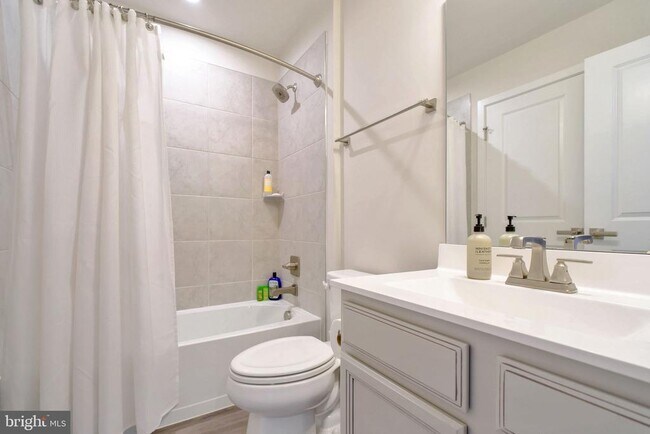 Building Photo - 2816 Arts Vista Blvd