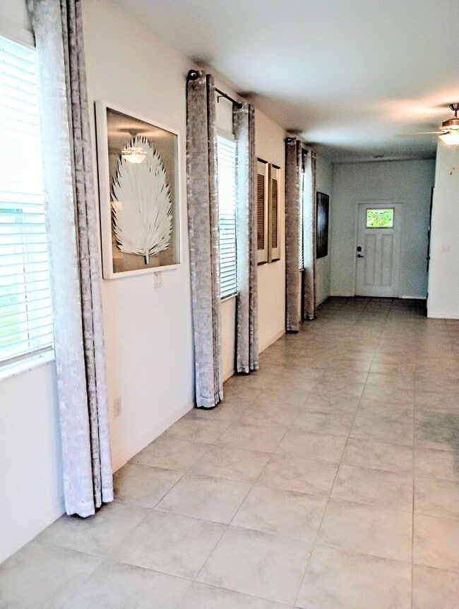 Building Photo - MOVE IN SPECIAL - Townhouse in Land O' Lakes - The Townes at Lake Thomas