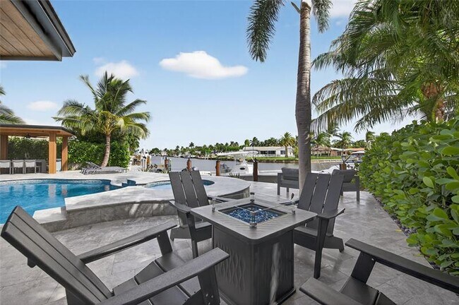 Building Photo - 160 SE 3rd Ct