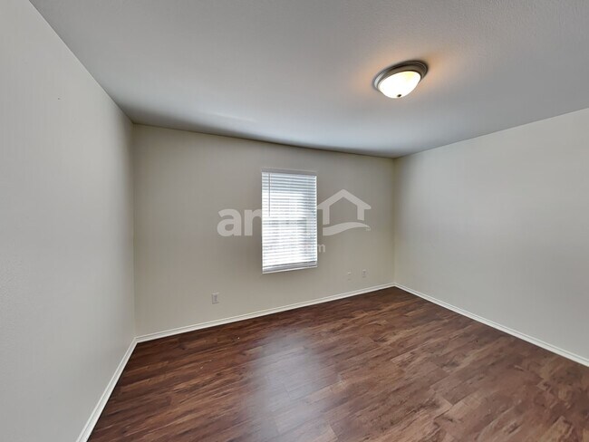 Building Photo - 3527 Canyon Maple