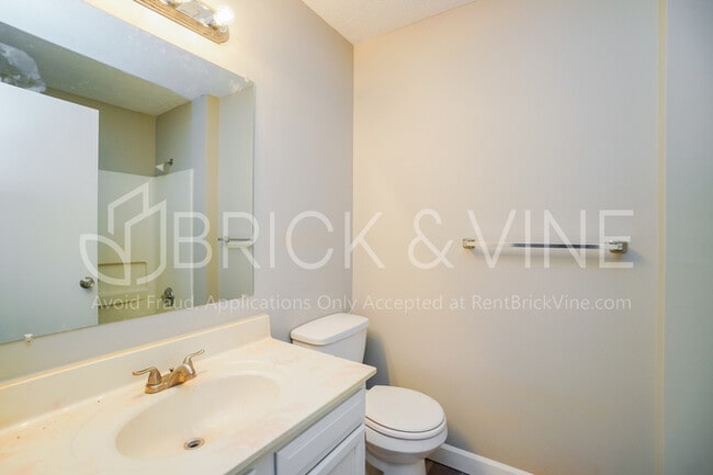 Building Photo - 2722 Barrows Rd