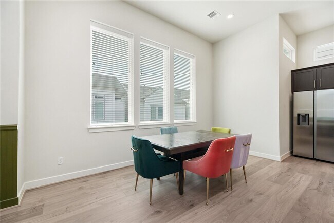 Building Photo - 147 Knightsbridge Park Ln
