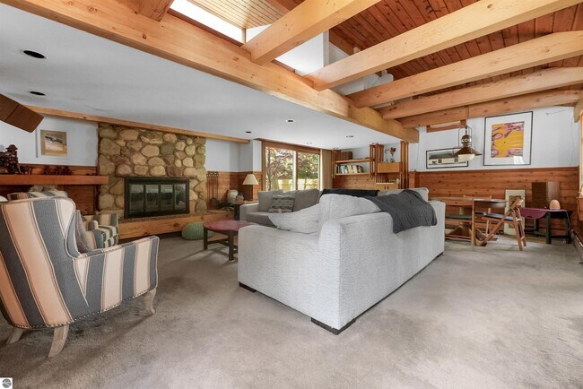 Building Photo - 1310 Peninsula Ct