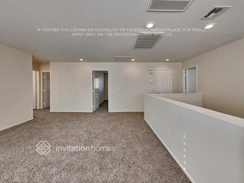 Building Photo - 577 Uxbridge Dr