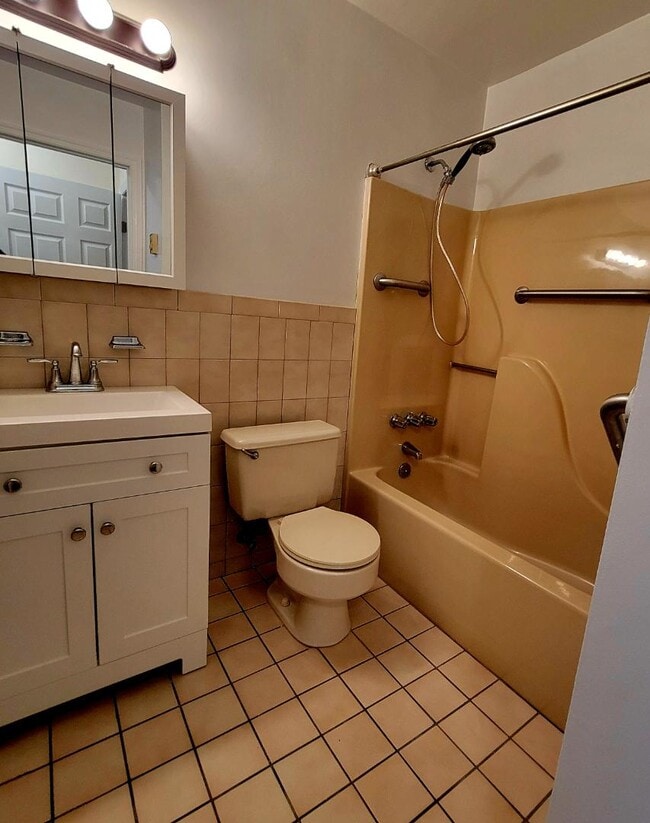 Building Photo - 50 Athens Ct