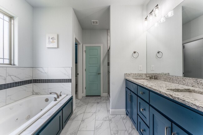 Building Photo - Three bedroom home, ready NOW
