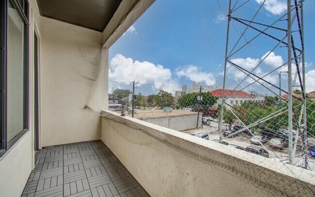 Building Photo - 510 Lovett Blvd