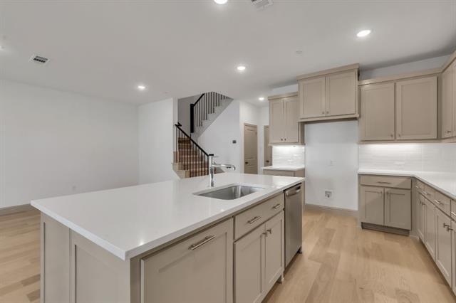 Building Photo - 8894 Scarp Hl Ln