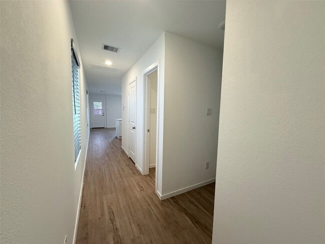 Building Photo - 21511 Carosella Dr