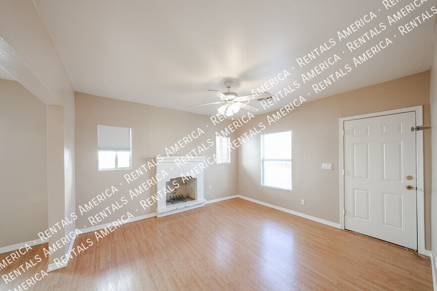 Building Photo - 713 N 9th St