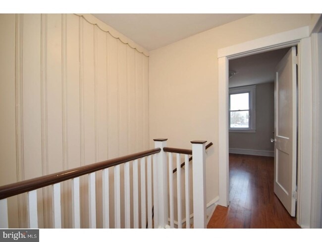 Building Photo - 321 Hermitage St