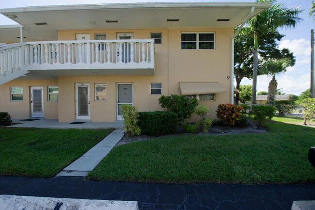 Building Photo - 2102 NE 1st Way