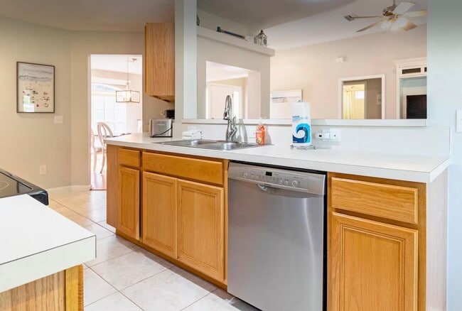 Building Photo - 5340 4th St