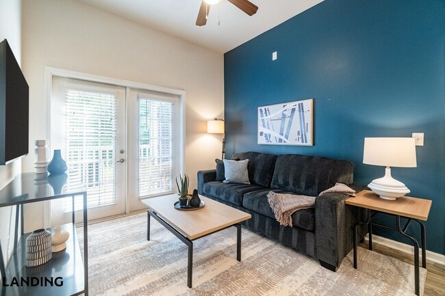 Building Photo - 655 W Mallard Creek Church Rd