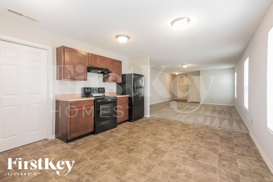 Building Photo - 11325 Arches Dr