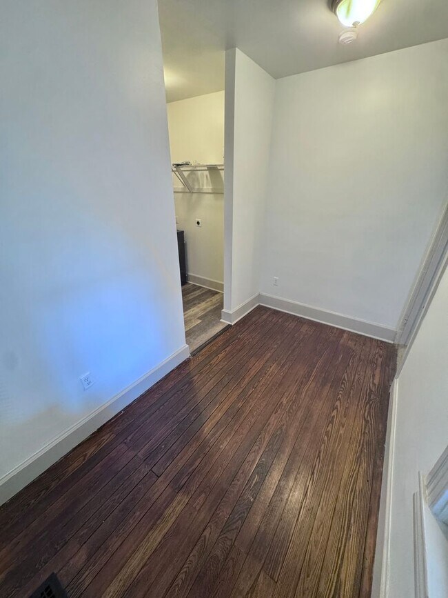 Building Photo - 1319 Northampton St