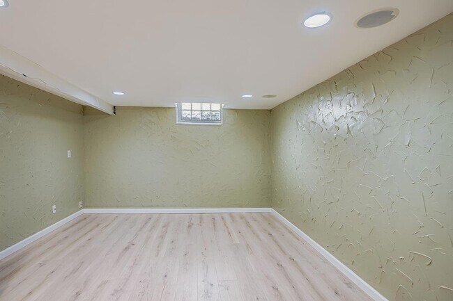 Building Photo - 837 Bidwell St