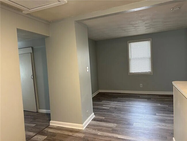 Building Photo - 53 Roser St