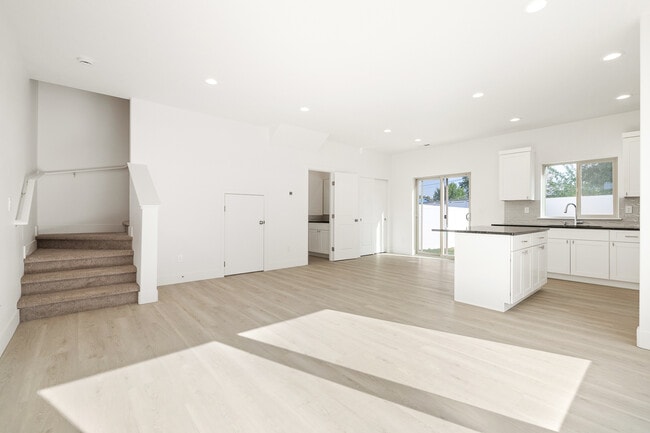 Building Photo - 1162 S Underwood Pl