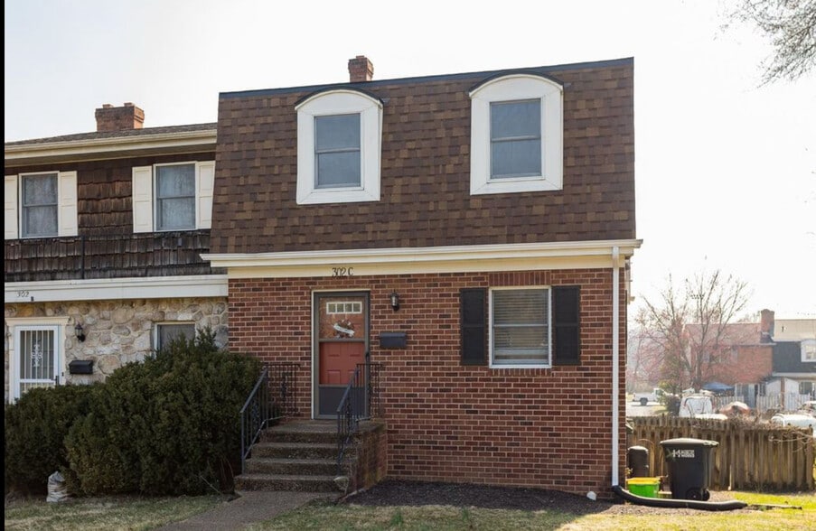 Primary Photo - 302 S Dogwood Dr