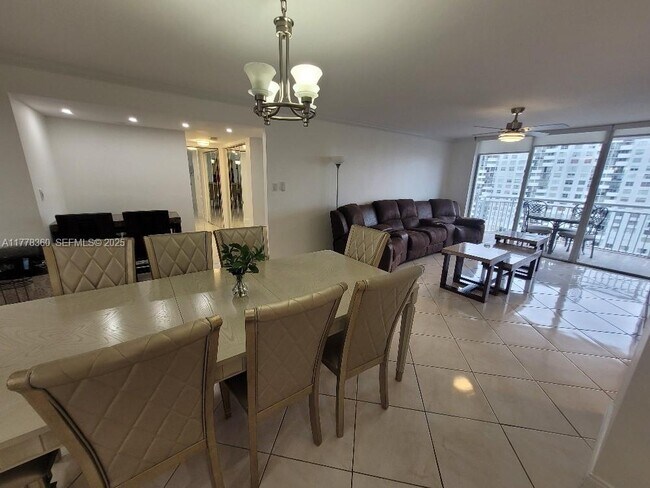 Building Photo - 18081 Biscayne Blvd