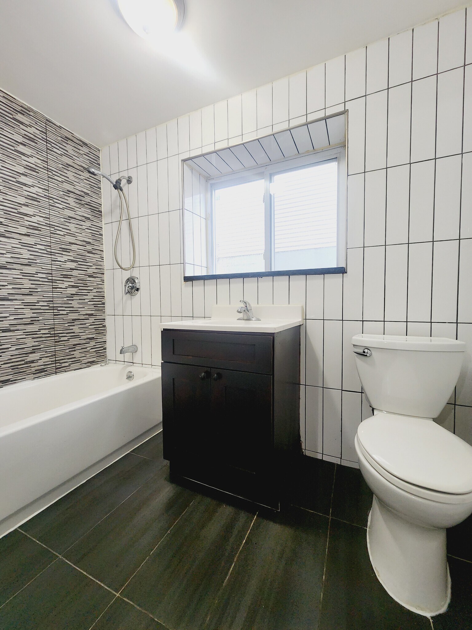 Building Photo - 98 Old Bergen Rd