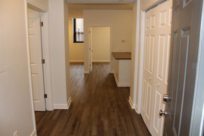 Building Photo - 2208 8th Street