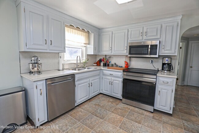 Building Photo - 208 Lucas Ave