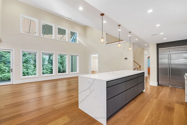 Building Photo - 59 Fresh Pond Ln