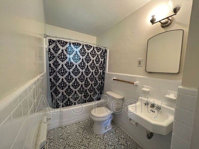 Building Photo - 1308 Federal Dr