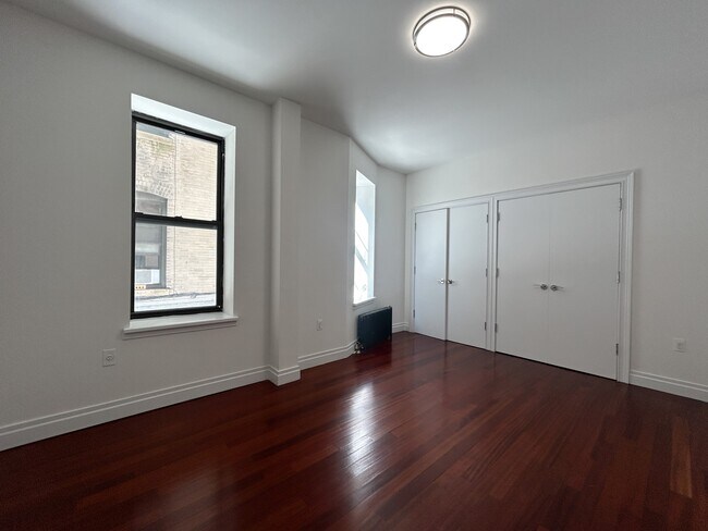 Building Photo - 609 W 137th St