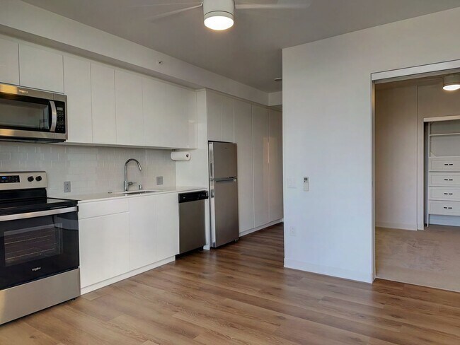 Building Photo - High Floor Kakaako 1 bedroom