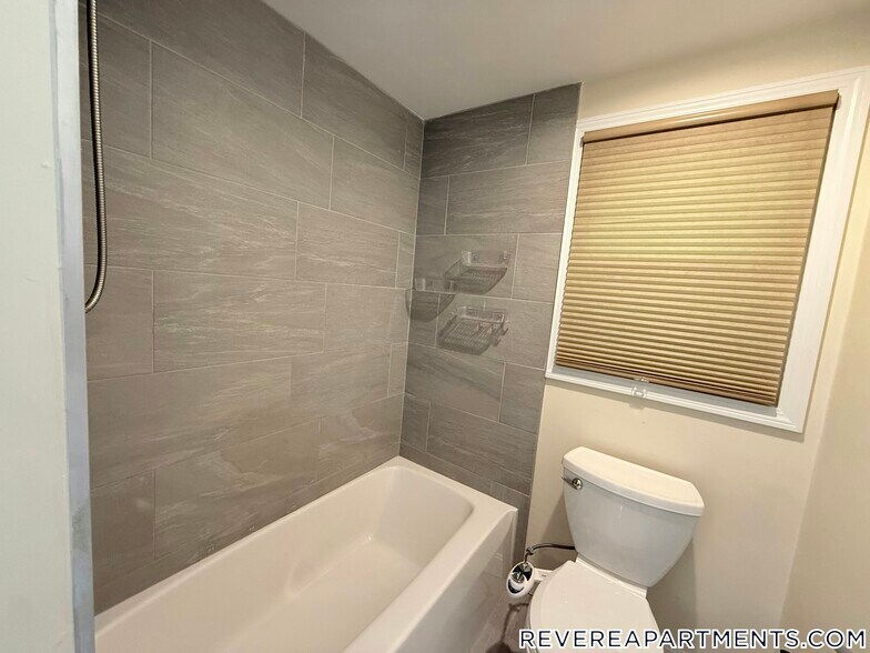 Building Photo - 48 Hauman St