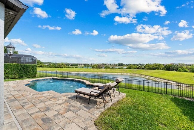 Building Photo - 9586 Meadow Hunt Way