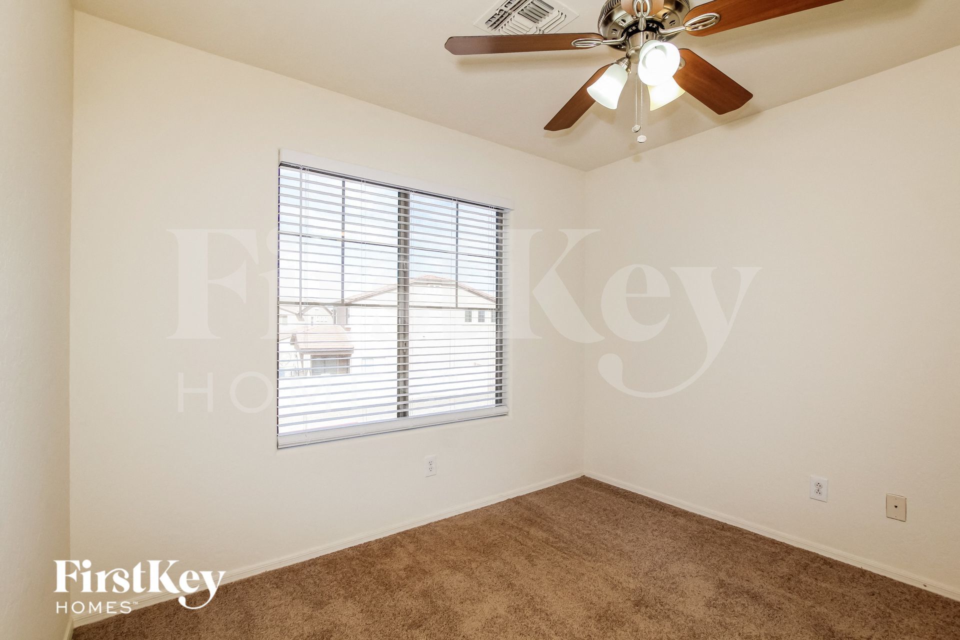 Building Photo - 5157 W Laurel Ave