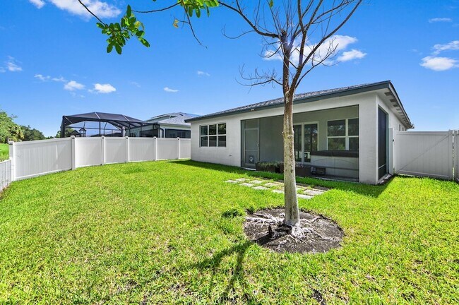Building Photo - 11381 SW Lyra Dr.